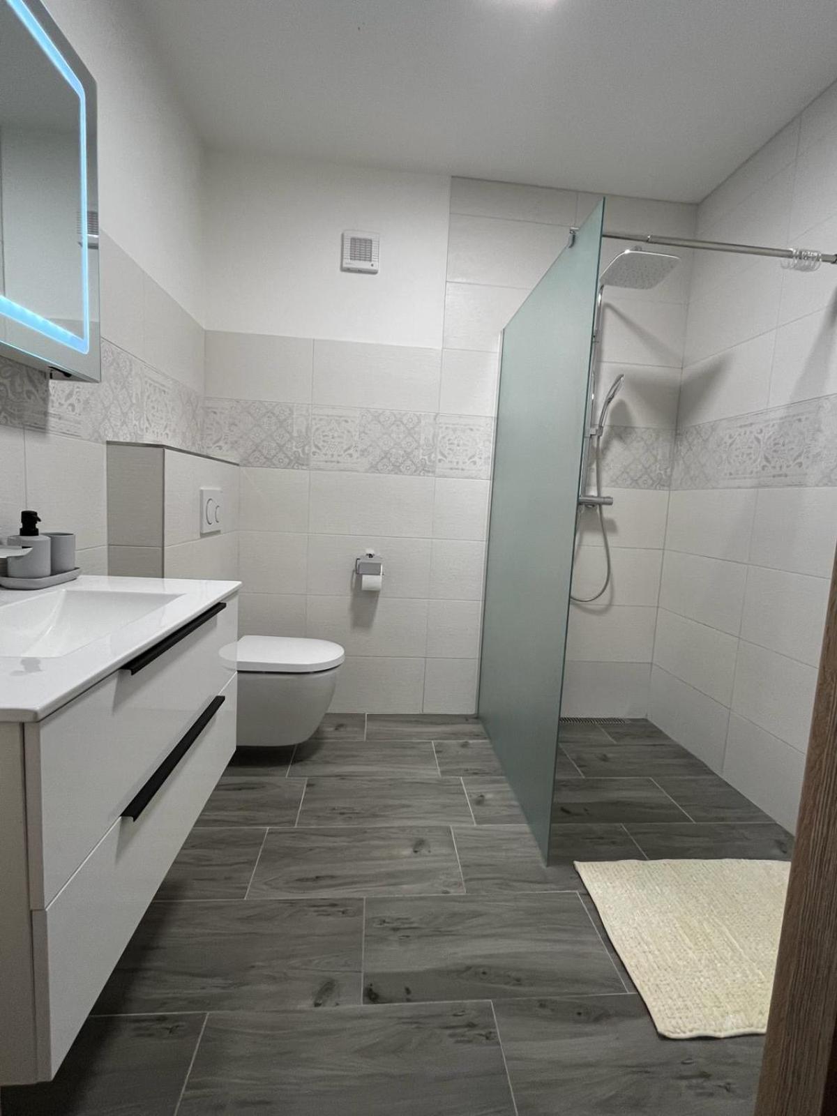 Apartman Kuga Mikulov Exterior foto